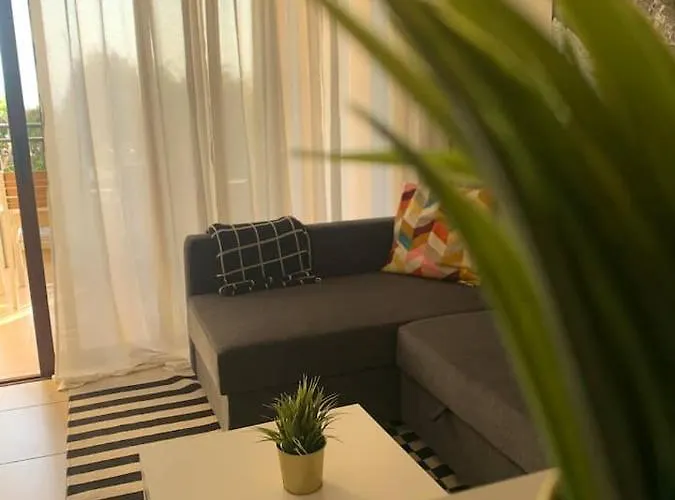 Aphrodite Gardens 公寓 *